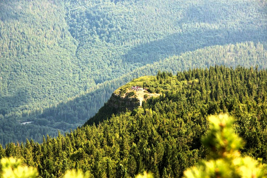 Babia Góra — taras widokowy na szlaku na szczyt.