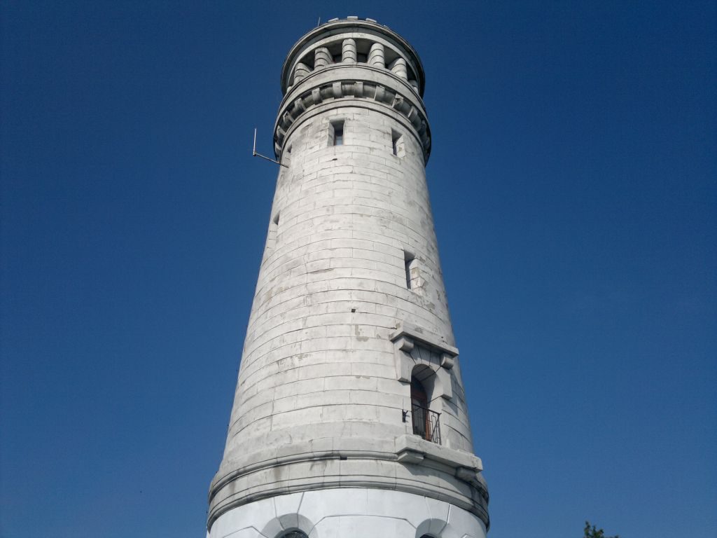 wieża wolno stojąca wieza Bosmarcka na Wielkiej Sowie