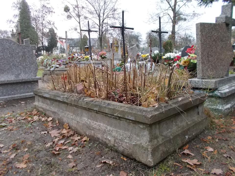 Zabytkowa Leśnica - Cmentarz komunalny