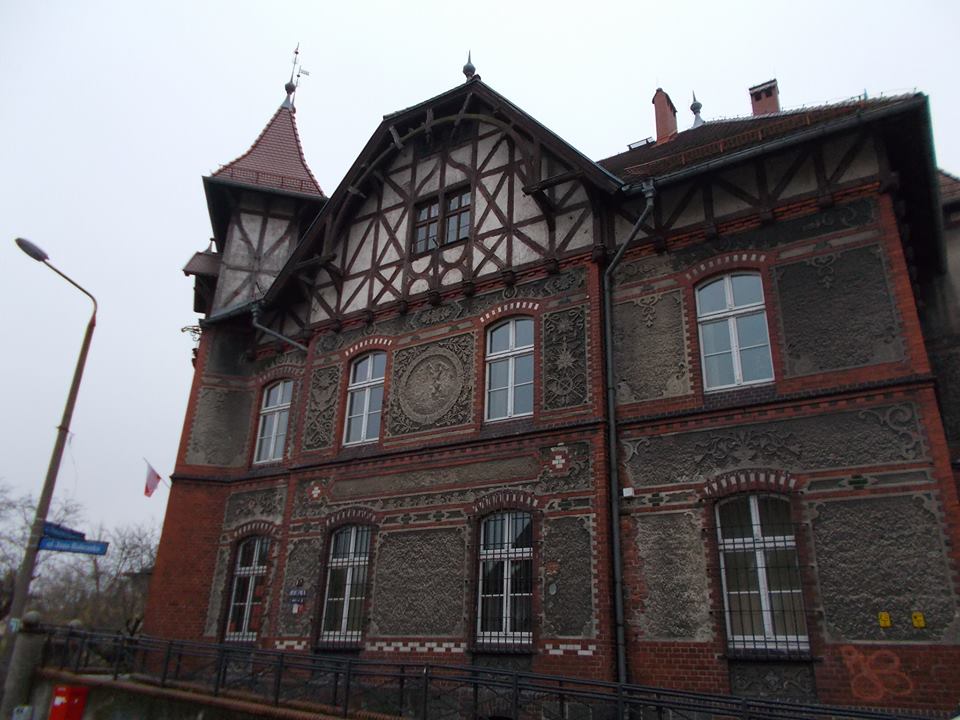 budynek poczty - zabytkowa Leśnica