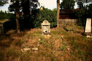 tajemniczy cmentarz na Dolnym Śląsku