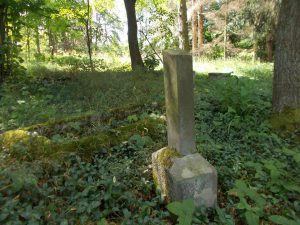 stary cmentarz w Muchowie