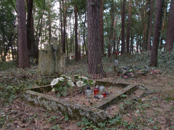 Cmentarz na Gancarzu w Wołowie