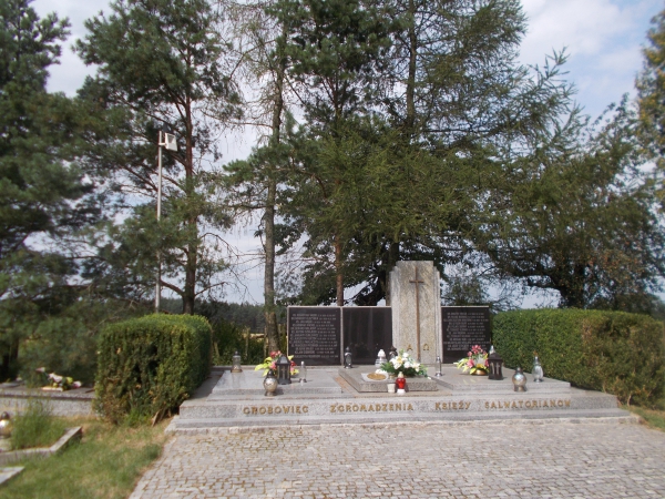 Grobowiec Salwatorianów w Bagnie 
