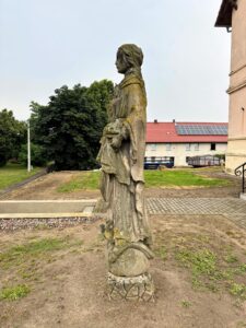 Madonna. Figura w Świdnicy Polskiej.