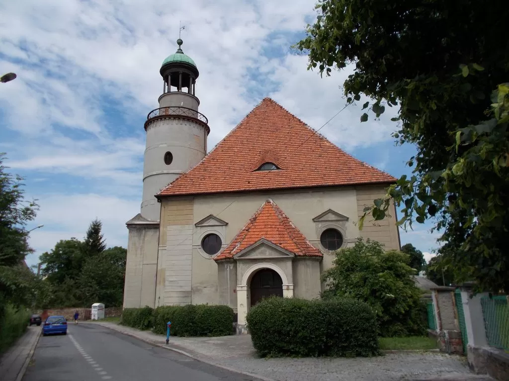 opuszczony kościół w Ziębicach