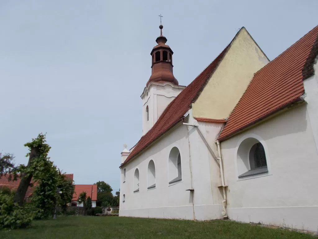 kościół w Ciechowie