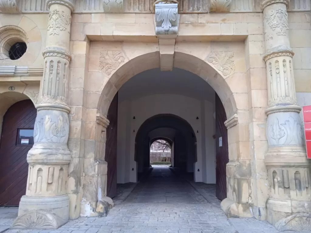 Brama wjazdowa do zamku w Legnicy 