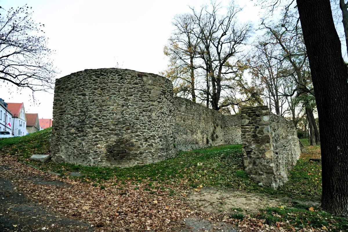 Mury obronne Dzierżoniowa.